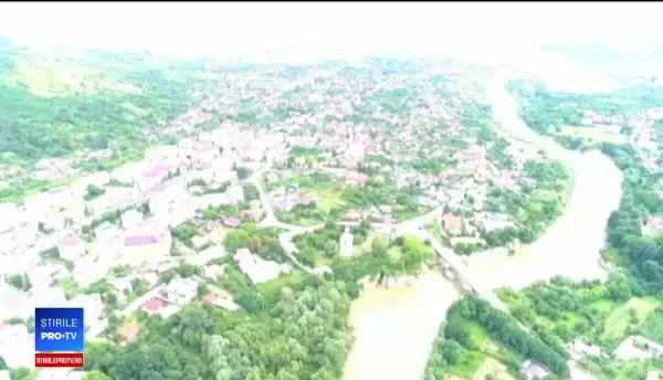 Stațiunea care arată ca acum 50 de ani. Primăria se chinuie de 5 ani să termine 8 străzi