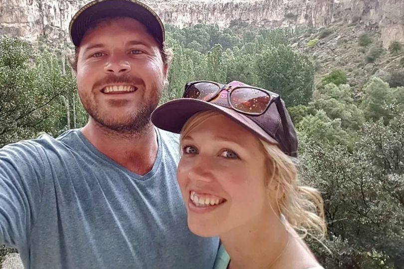 Turistă gravidă, ucisă cu cruzime de 3 bărbaţi cu cuţite în cabana unde mersese în vacanţă. Ce a făcut soţul ei