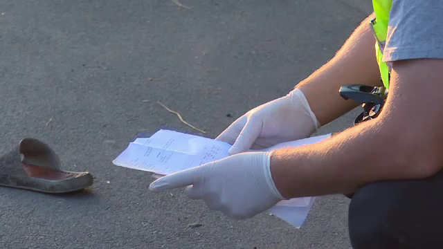 O bătrână, găsită moartă pe o stradă din Târgoviște. Ce au găsit polițiștii în buzunarul ei