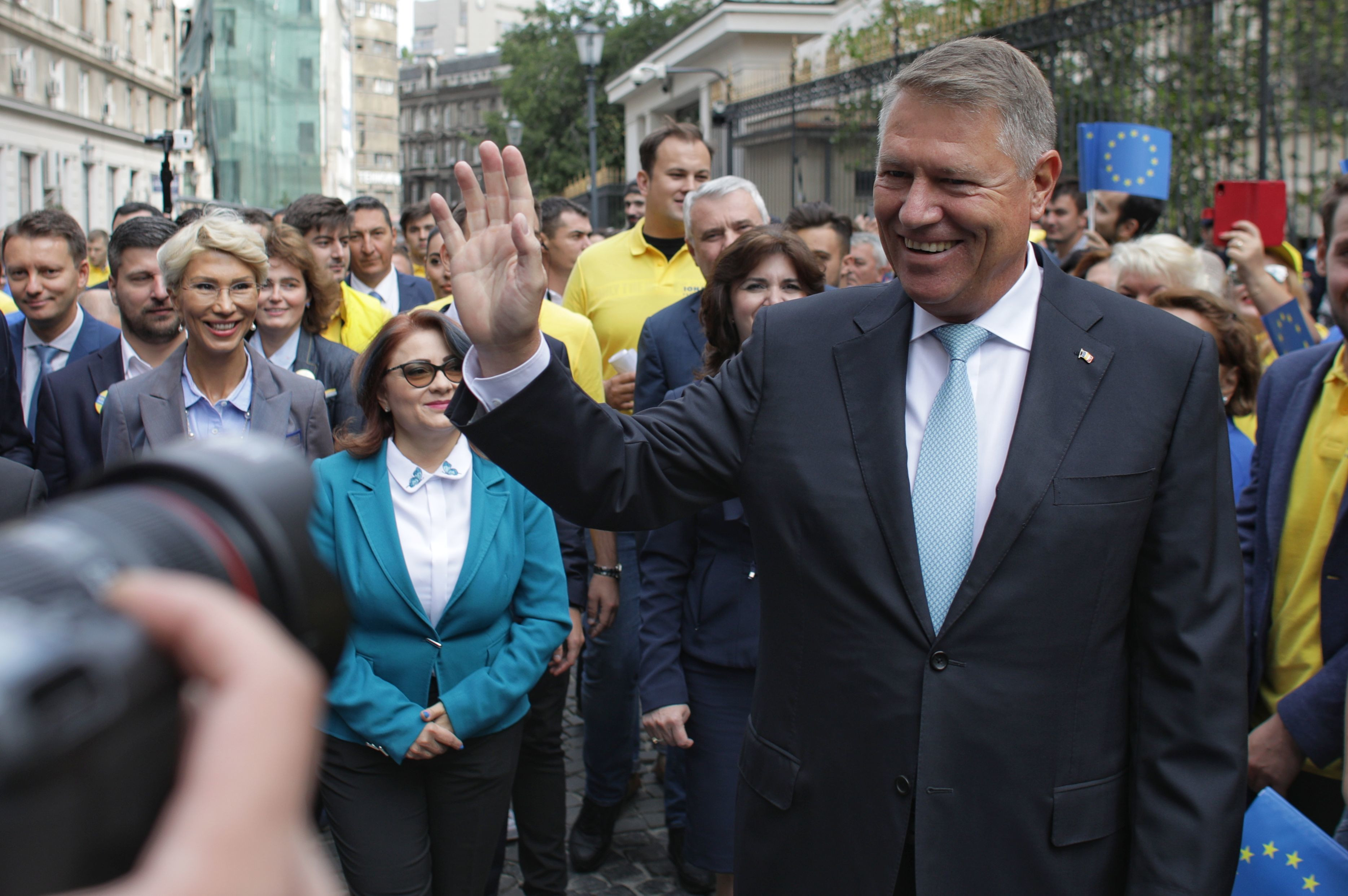 Klaus Iohannis, primul pe buletinele de vot la alegerile prezidențiale. Pe ce poziție e Dăncilă