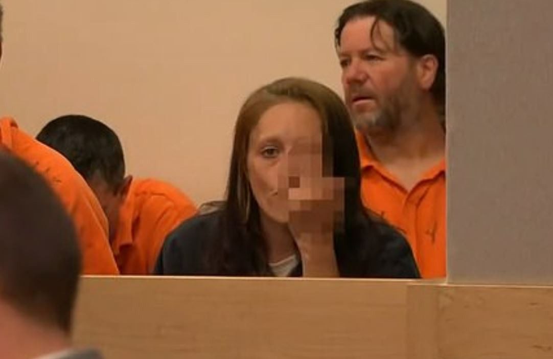 Bebeluș mort după ce mama i-a frecat heroină pe gingii. Reacția femeii la tribunal