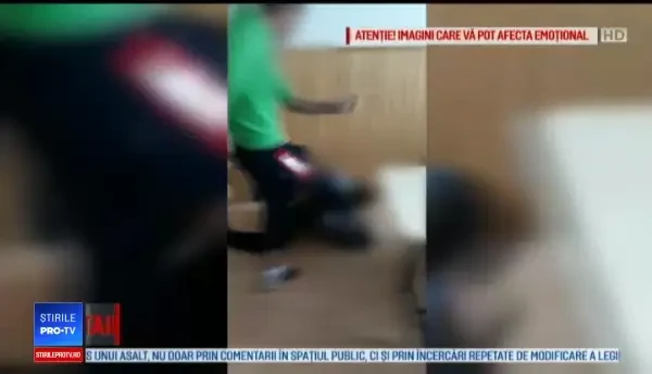 Bătaie între 2 elevi de la un liceu din Gorj. Victima a fost lovită cu piciorul