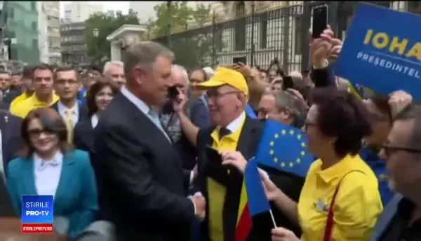 Replici acide la sediul BEC. Iohannis și Barna și-au depus candidaturile pentru Cotroceni