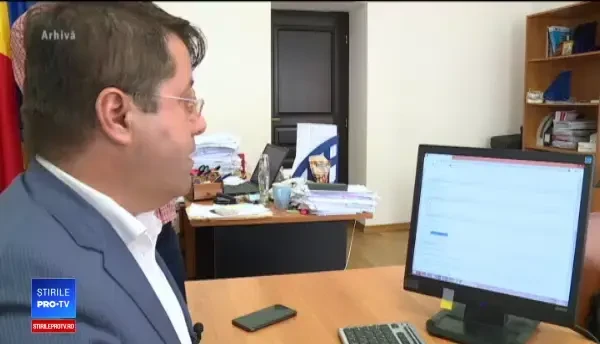 Suspiciuni de fraudă privind programul "Casa Verde". A fost oprit în ziua în care a debutat