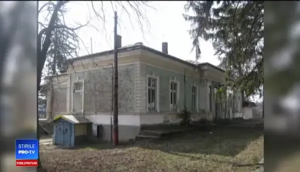 Conacul retrocedat în urmă cu 10 ani nepoţilor Regelui Ferdinand I a ajuns o ruină