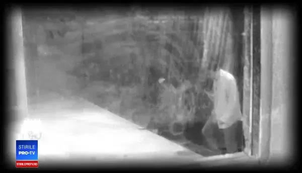 Cu lacrimi în ochi, prietenii și admiratorii își iau rămas bun de la regizorul Ducu Darie