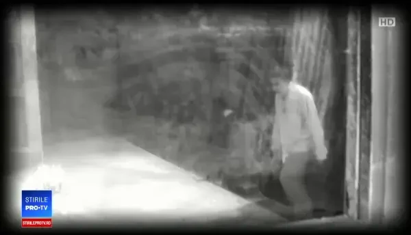 Cu lacrimi în ochi, prietenii și admiratorii își iau rămas bun de la regizorul Ducu Darie