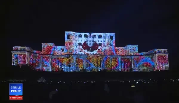 Parlamentul poate să arate bine! Clădirea a fost ecranul unui show de video mapping
