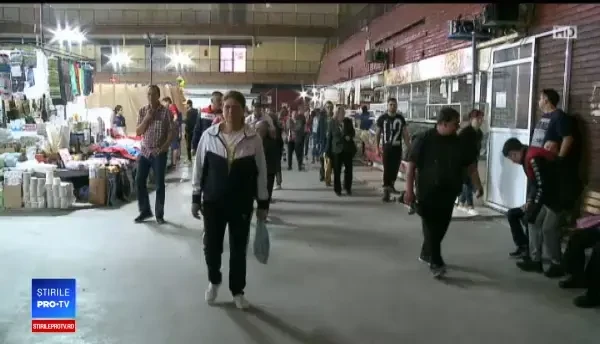 Carne depozitată printre gândaci și excremente de șobolani în vechea hală din Piața Obor