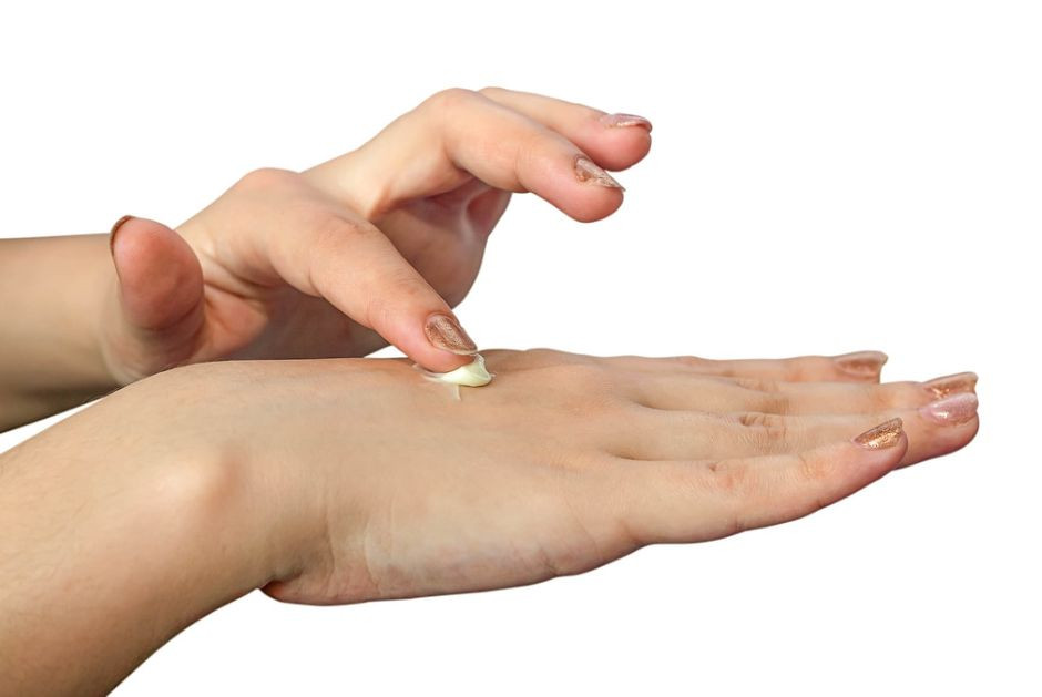 (P) Testează chiar acum cele mai noi cosmetice CBD disponibile în România!