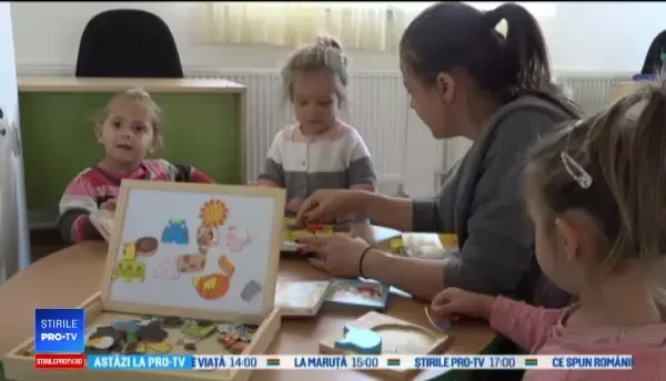 Creșe moderne, în satele din România. Cum au reacționat copiii când au văzut jucăriile