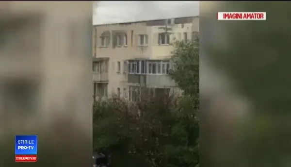 Două persoane au ajuns la spital, în urma unui incendiu într-un bloc din Năvodari