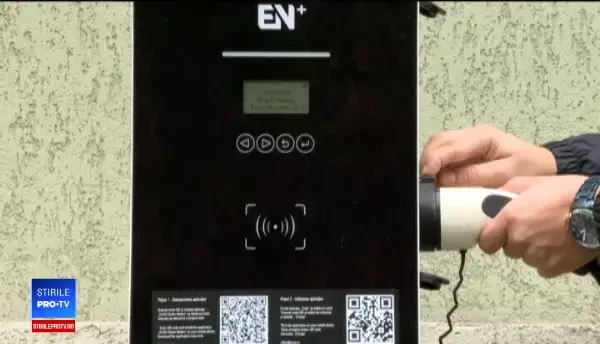Statul are bani pentru stațiile de încărcare a mașinilor electrice. De ce nu iau primăriile măsuri