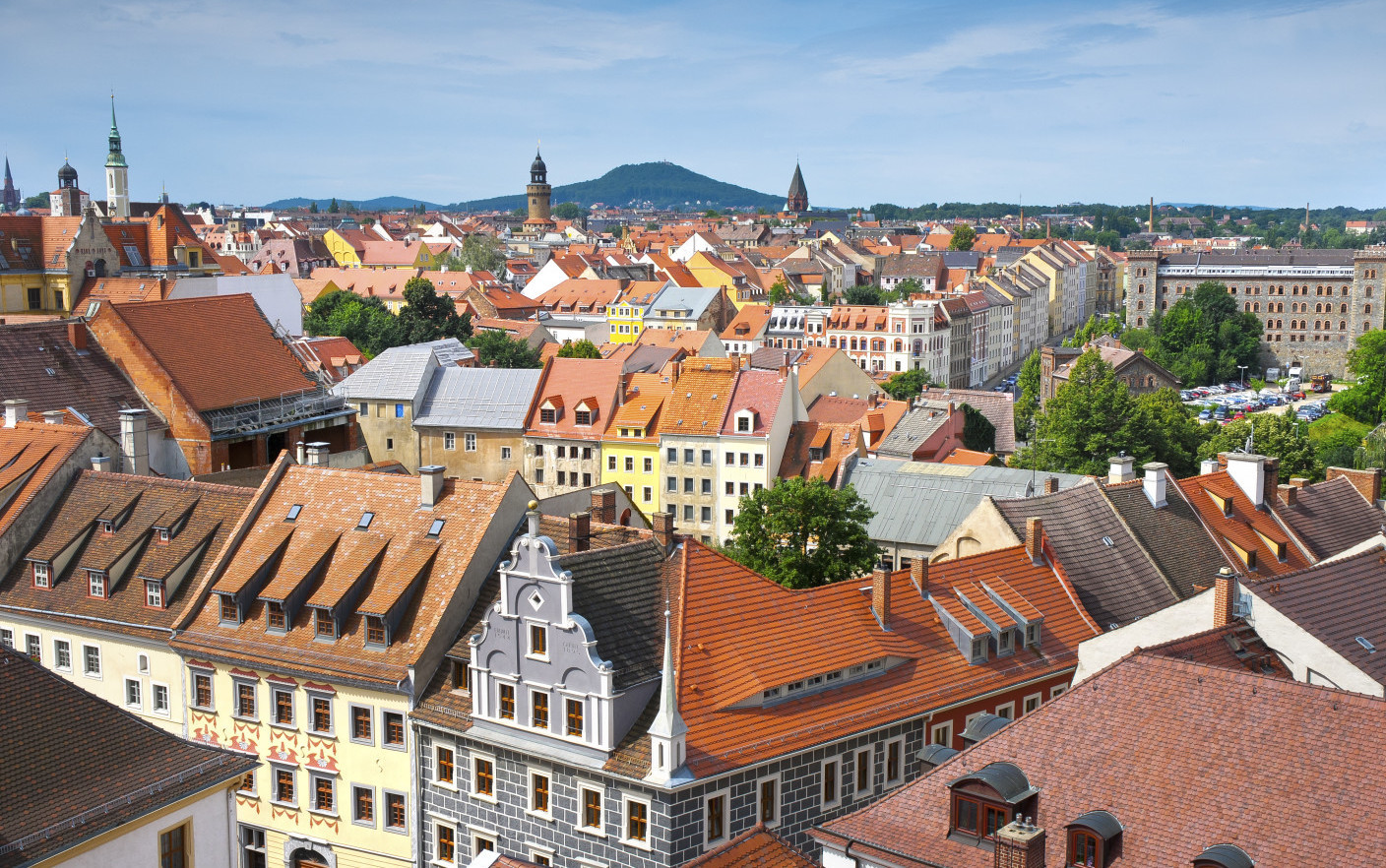 Orașul german care oferă cazare gratis timp de o lună. Primar este un român