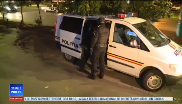 Explicaţia atacului din trafic. Ce au găsit polițiștii în locuințele celor 2 agresori