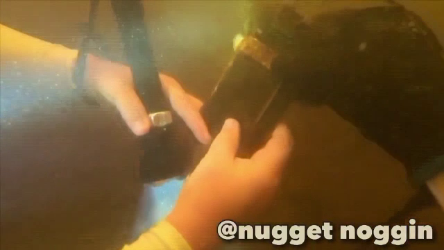 A găsit un telefon în râu, iar când l-a pornit a aflat totul. Ce s-a întâmplat acum un an