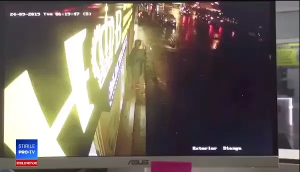 Șofer cu permisul suspendat, filmat când fuge după ce lovește un bătrân pe trecerea de pietoni