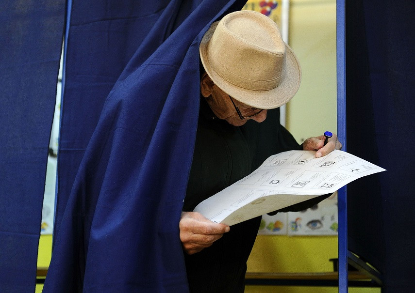 BEC a amânat stabilirea ordinii candidaţilor pe buletinul de vot la prezidenţiale