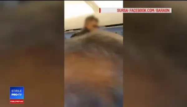 Pasagerul violent care a lovit în avion o stewardesă Blue Air a fost trecut pe lista neagră