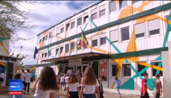 Școlile din Capitală blochează accesul elevilor la site-uri interzise sau la rețele de socializare