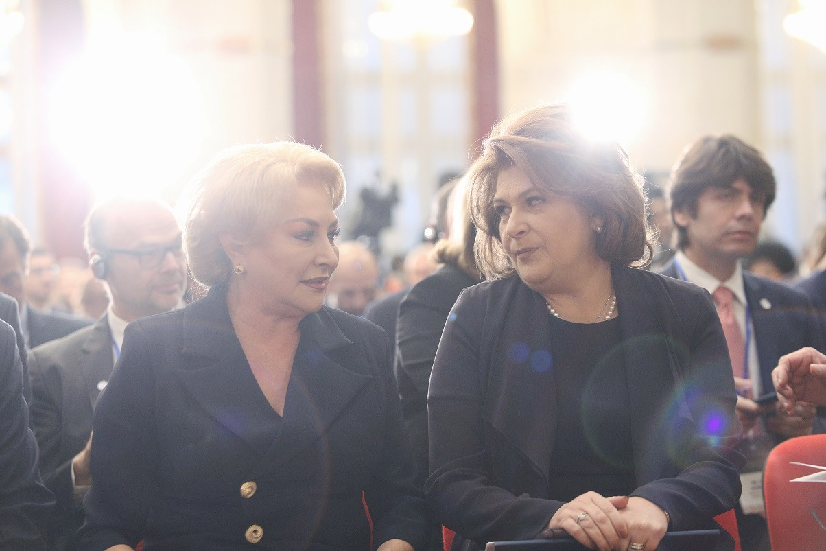 Filmul zilei în care Rovana Plumb a rămas şi fără postul de comisar, şi fără apartamente