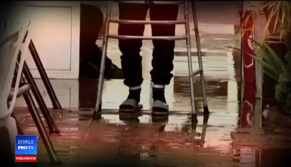 Abuzurile din căminele de bătrâni. Mărturia unei femei care și-a pierdut mama într-un azil