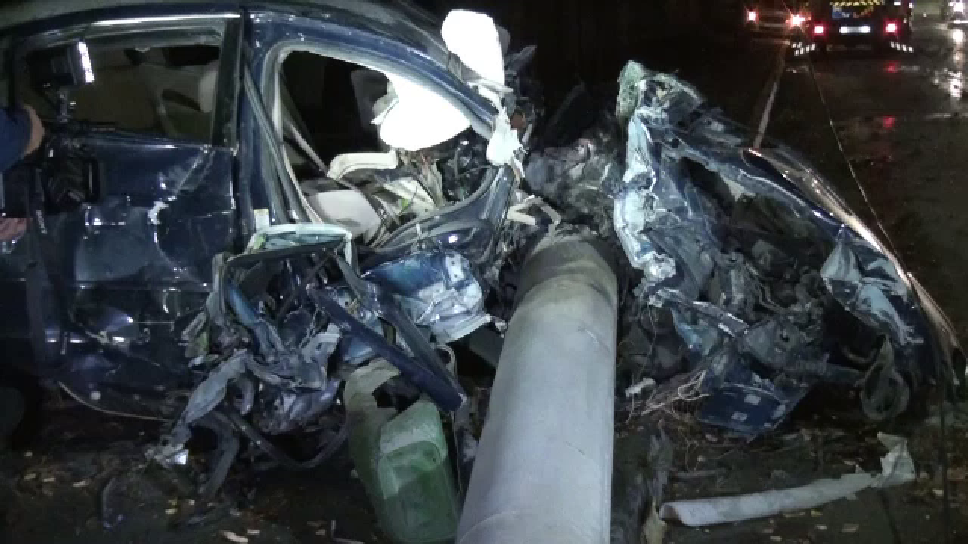 Accident teribil în Suceava: mașina a luat foc. Martorii sunt uimiți că pasagerii trăiesc