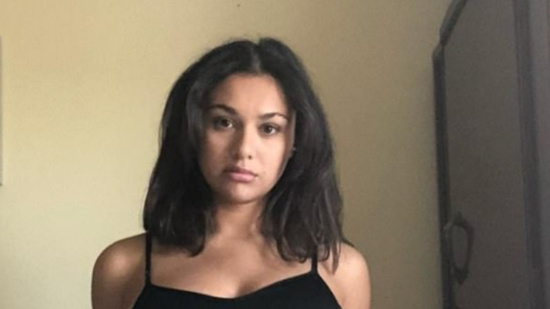 Și-a vândut virginitatea unui politician, pentru o sumă uriașă. Ce au făcut timp de 2 luni