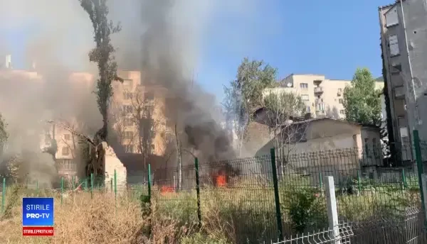 Incendiu în apropiere de Piața Constituției. S-a intervenit cu 3 autospeciale