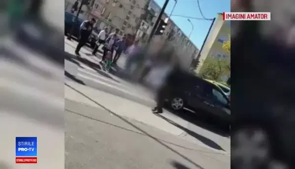 Preot filmat în momentul în care calcă intenționat un bărbat pe trecerea de pietoni