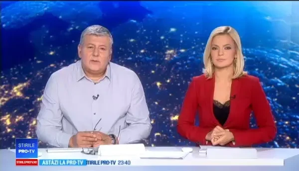 Momentul în care un șofer pierde controlul și intră în mașina poliției. Accidentul a fost filmat