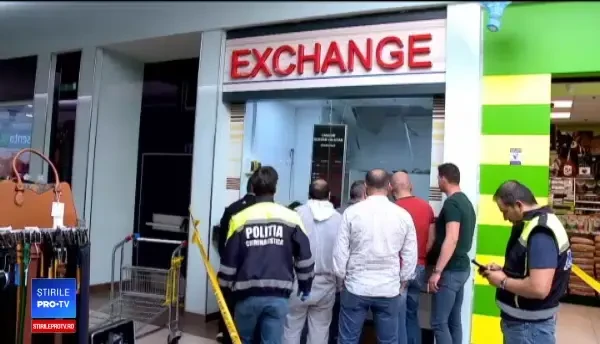 Jaf prin acoperiş, într-un centru comercial din Constanţa. Hoţii au coborât pe frânghii