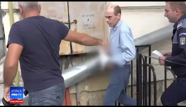 Bărbat reținut în Câmpulung, după ce a început să pipăie o fetiţă care mergea la şcoală