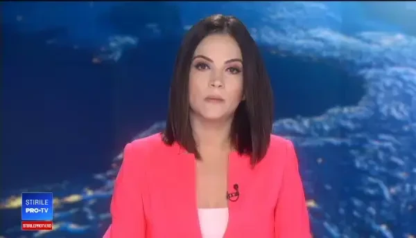 Doi morți și 2 răniți, după ce o dubă a lovit violent un TIR, în Hunedoara