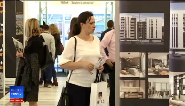 Reduceri și cadouri la târgurile imobiliare. Prețul casei care poate fi mutată de la munte la mare