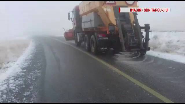 Drumarii au început deja deszăpezirea. Şoseaua pe care au intervenit în ultimele ore