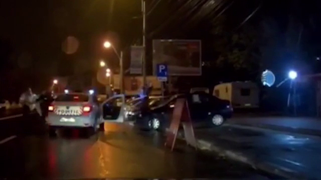Un șofer din București a fugit de polițiști și a făcut accident în fața lor. Urmărirea a fost filmată