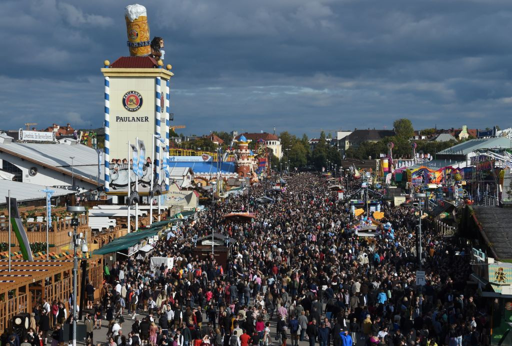 O româncă a murit într-un accident cumplit la Oktoberfest, în fața iubitului ei