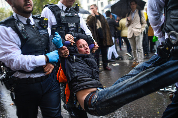 Proteste pentru climă organizate de Extinction Rebellion la Londra, Berlin şi Paris