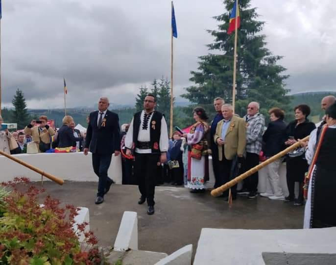 Doi deputaţi s-au răzgândit şi nu mai votează moţiunea de cenzură. "Nu putem"