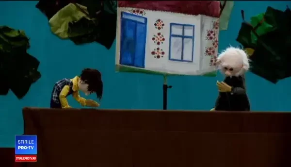 Actori din Constanța, îndrumați de psihologi, ajută copiii cu părinții plecați în străinătate