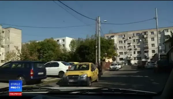 Fetiță obligată să se prostitueze chiar de sora ei, de 16 ani. Unul dintre clienți are 75 ani