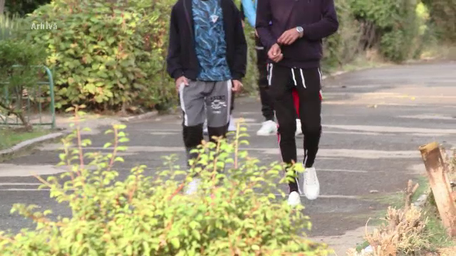 Bătaie între un profesor și un elev, în Lugoj. Cum a fost surprins minorul în curtea liceului