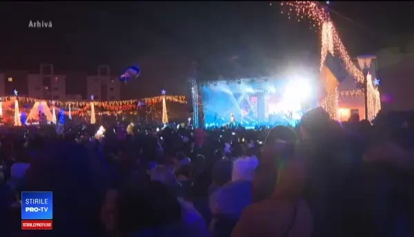 Primarii se gândesc deja la luminițele de Crăciun. 100.000 euro pe un brad electric inutil