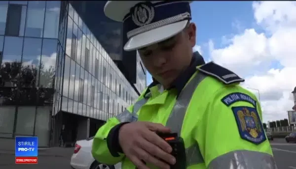 Polițiștii din Mureș dotați cu camere prinse de uniformă. Reacția șoferilor
