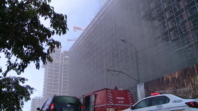 Incendiu pe un șantier din Timișoara. O clădire de birouri a luat foc