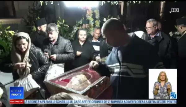 Sf. Parascheva, cel mai mare pelerinaj din ţară. De ce a făcut un bărbat LIVE pe Facebook