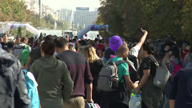 200.000 de persoane, pe străzile din Capitală. Traficul, restricționat până la 17:00