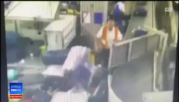 Companiile care se ocupă de bagaje pe Otopeni, amenințate cu rezilierea contractelor