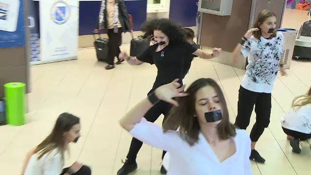 Ce pățesc cei care apelează la serviciile sexuale ale victimelor traficanților de persoane